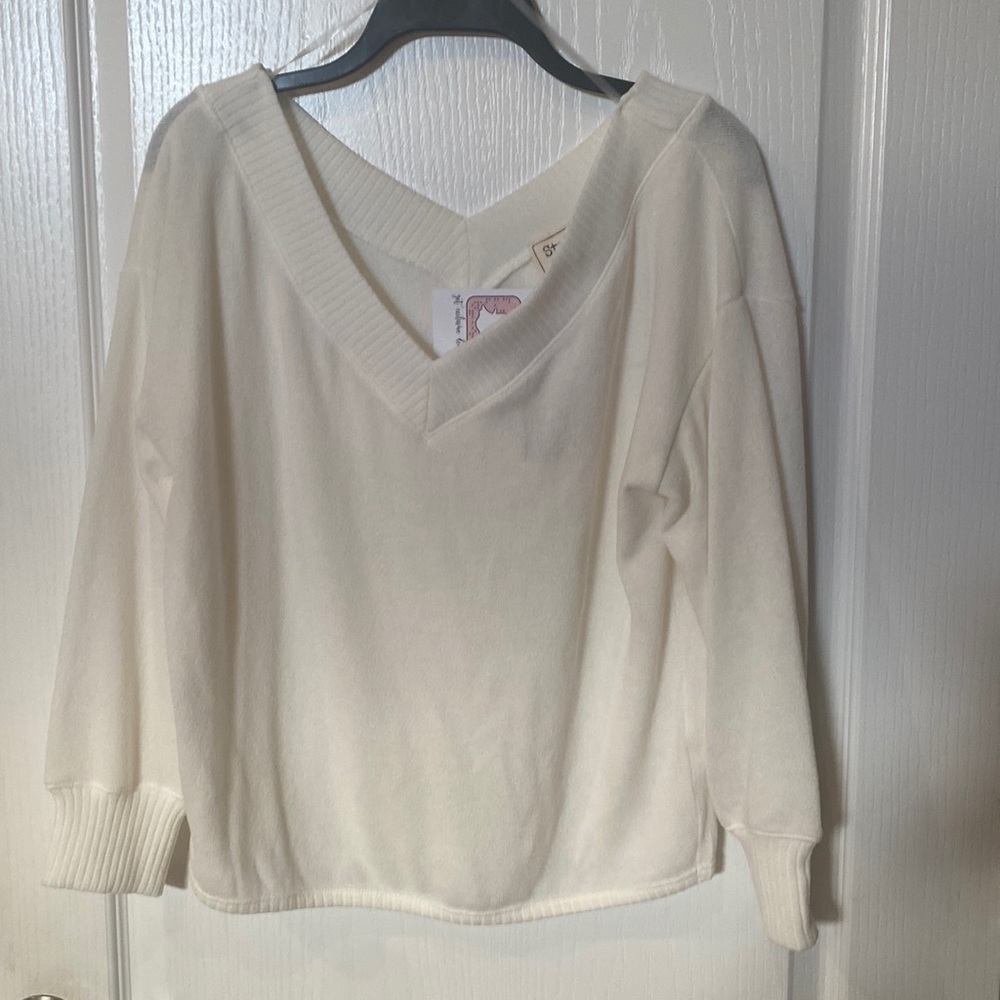 Style rack Sz S Cream double V-neck lightweight sweater NWT